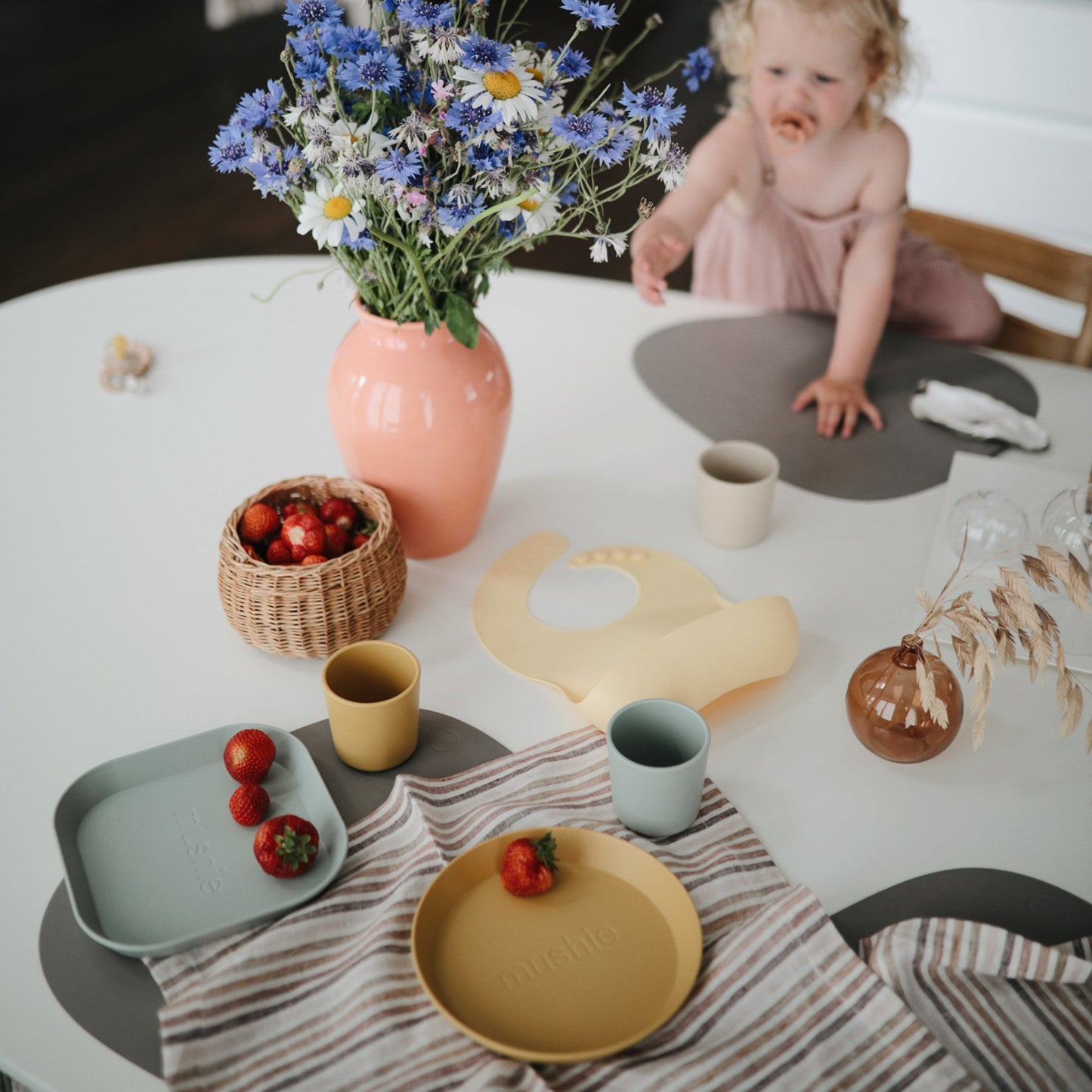 Round Dinnerware Plates